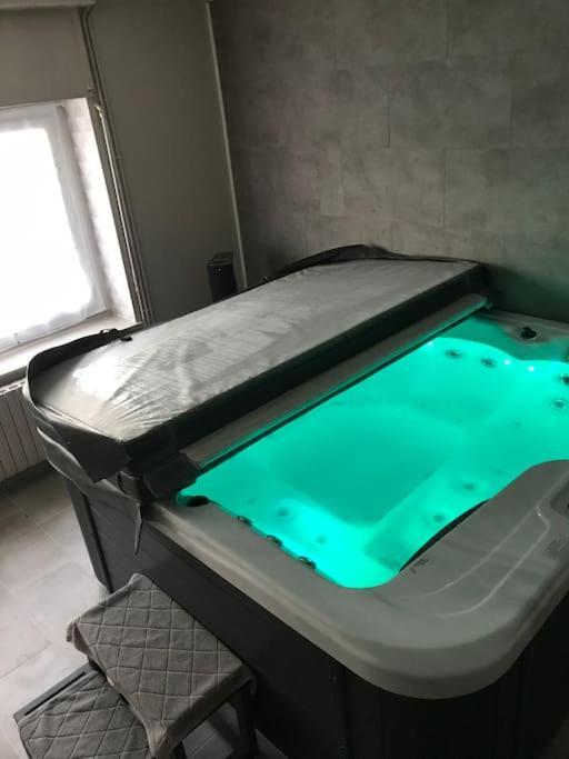 Maison Avec Jacuzzi Privatif Cambrai Esterno foto